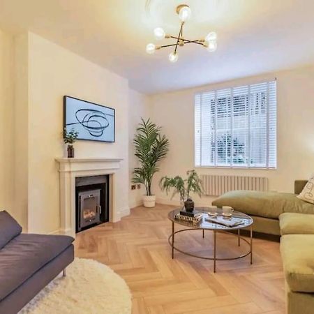 St Marg'S Hideaway; Grade II Listed Luxury Apartment In The Heart Of Cheltenham - Gateway To The Cotswolds! Sleeps 4 - Outdoor Seating And Free Private Parking! מראה חיצוני תמונה