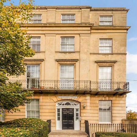 St Marg'S Hideaway; Grade II Listed Luxury Apartment In The Heart Of Cheltenham - Gateway To The Cotswolds! Sleeps 4 - Outdoor Seating And Free Private Parking! מראה חיצוני תמונה