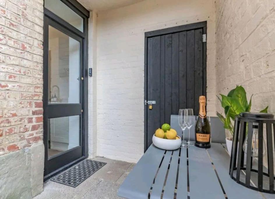 St Marg'S Hideaway; Grade II Listed Luxury Apartment In The Heart Of Cheltenham - Gateway To The Cotswolds! Sleeps 4 - Outdoor Seating And Free Private Parking! מראה חיצוני תמונה